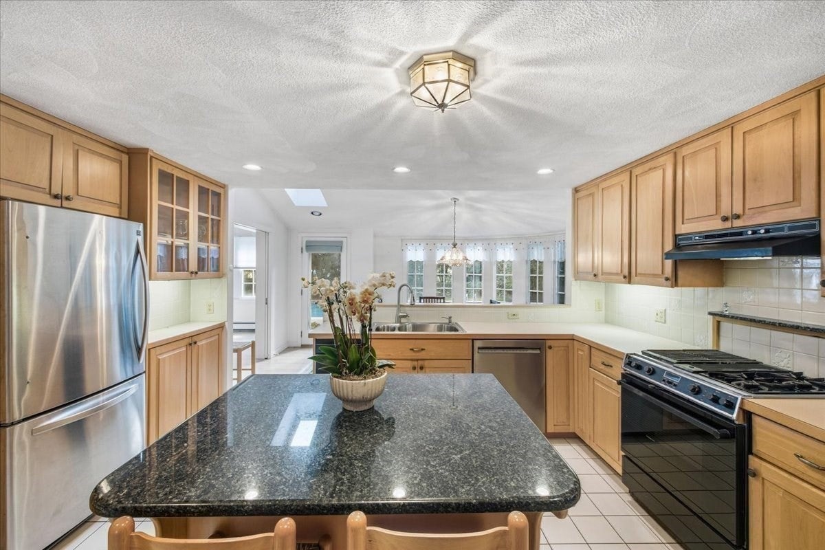 138 Forbes Rd, Westwood, MA, 138 Forbes Rd, Westwood, MA Photo #14