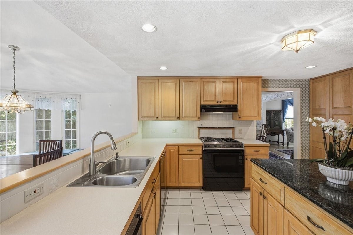 138 Forbes Rd, Westwood, MA, 138 Forbes Rd, Westwood, MA Photo #16