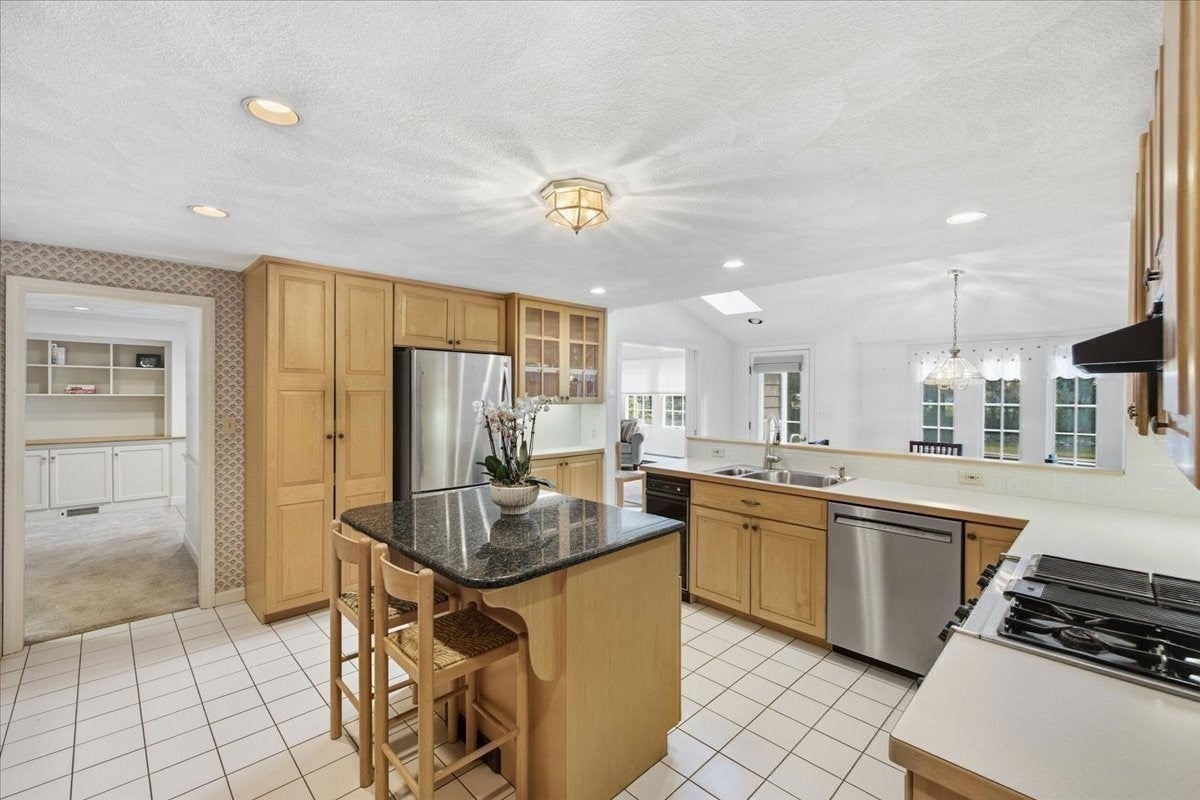 138 Forbes Rd, Westwood, MA, 138 Forbes Rd, Westwood, MA Photo #13
