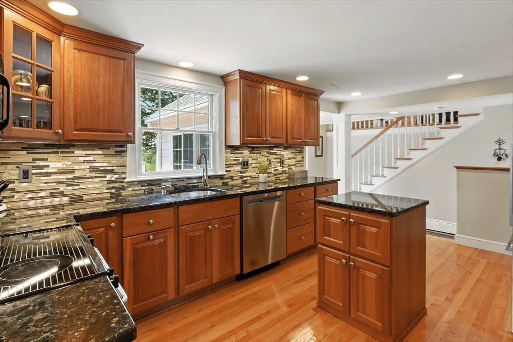 70 Orchard Ln