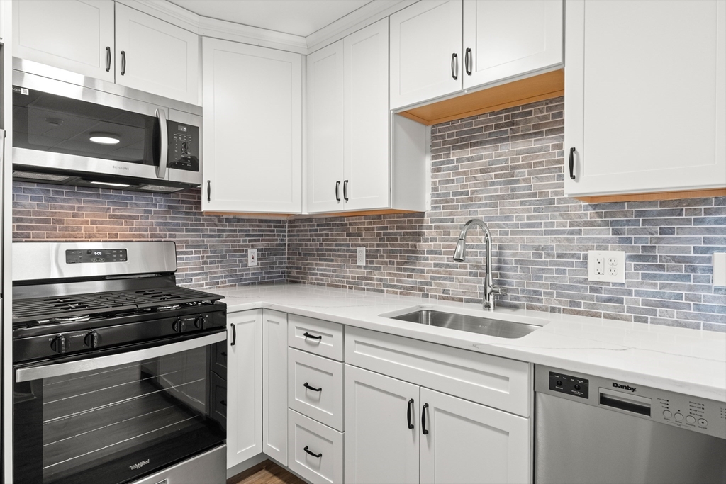 141 Prospect St, Gloucester, MA Photo #16