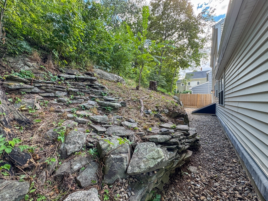 282 Pleasant St