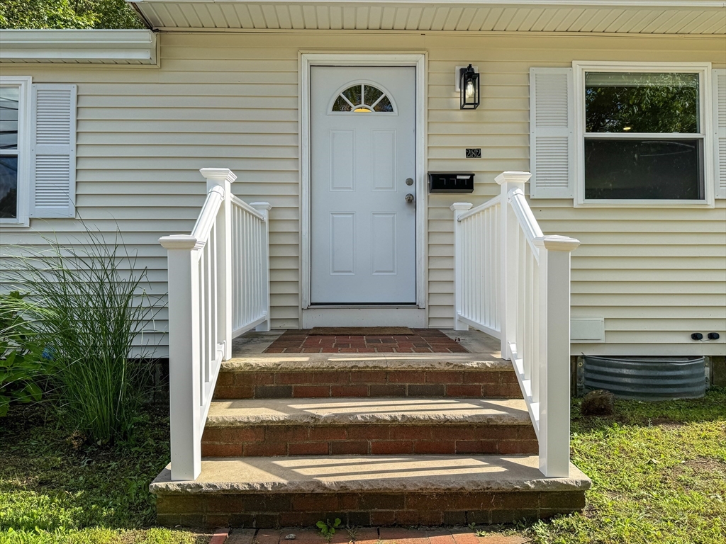 282 Pleasant St