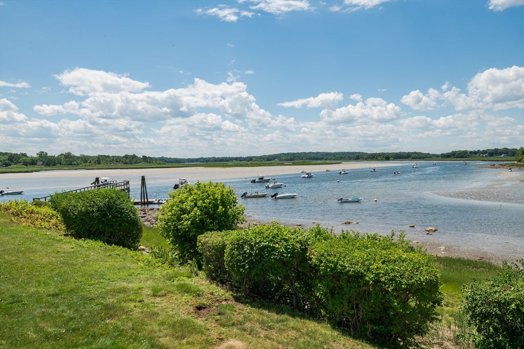 33 Bay Road 33