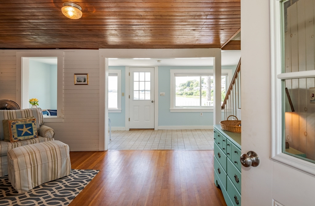 33 Bay Road 33