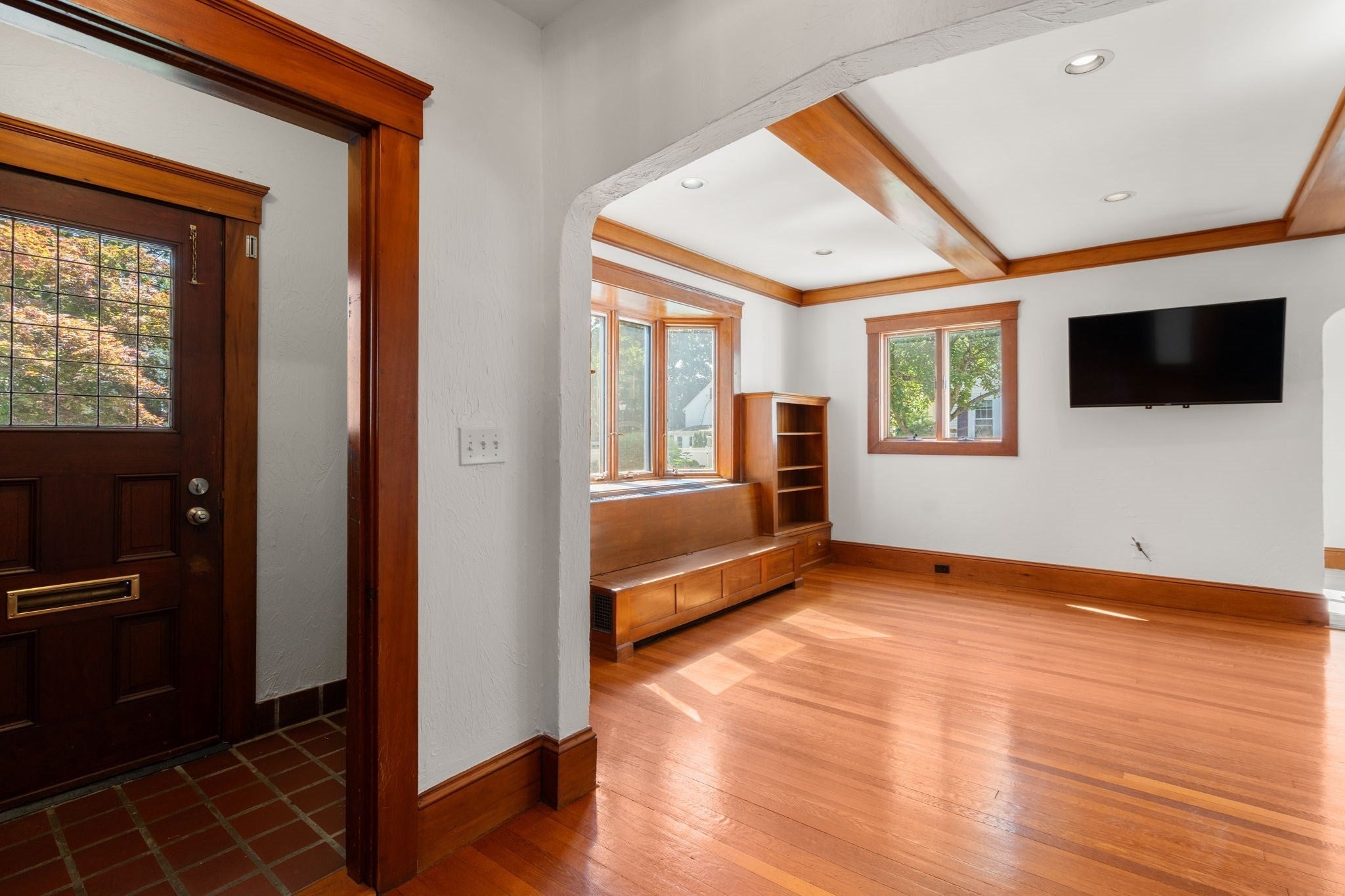 43 Laconia Rd, Worcester, MA, 43 Laconia Rd, Worcester, MA Photo #3