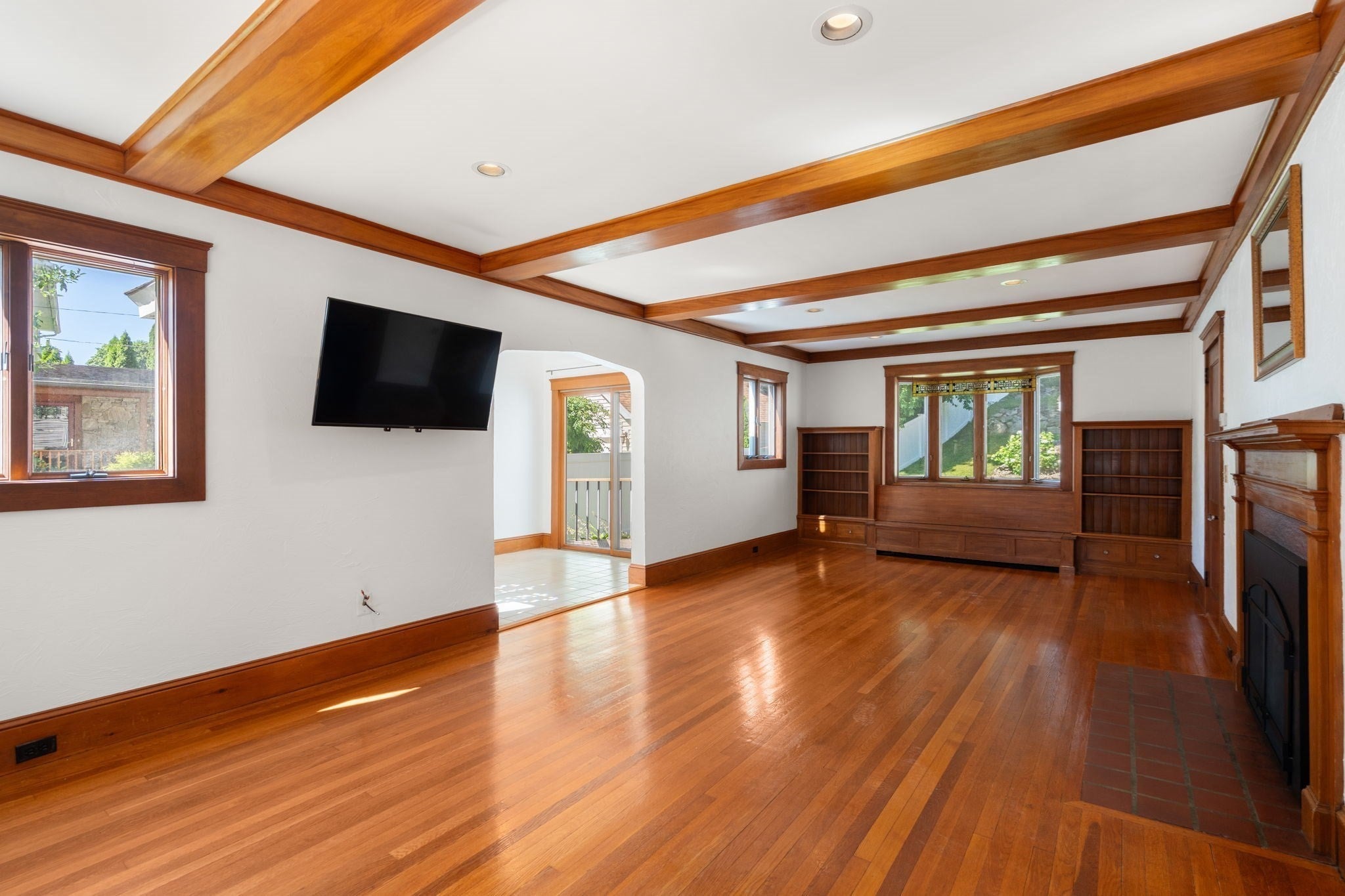 43 Laconia Rd, Worcester, MA, 43 Laconia Rd, Worcester, MA Photo #5