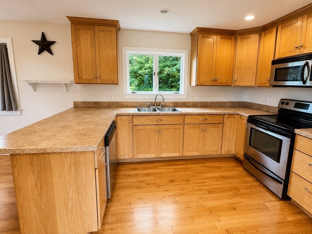 20 Cross St, Bernardston, MA, 20 Cross St, Bernardston, MA Photo #10