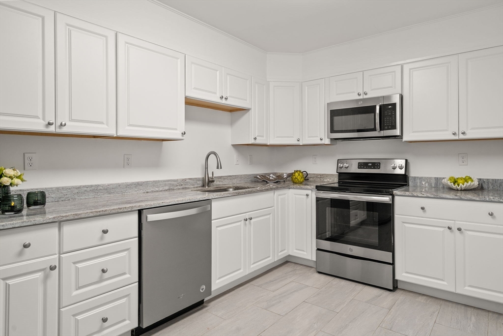 20 Hammond Pond 302
