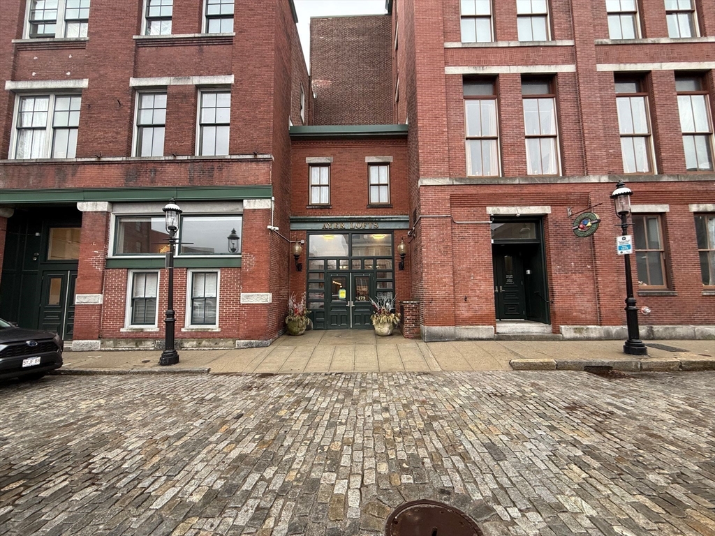 172 Middle St 209