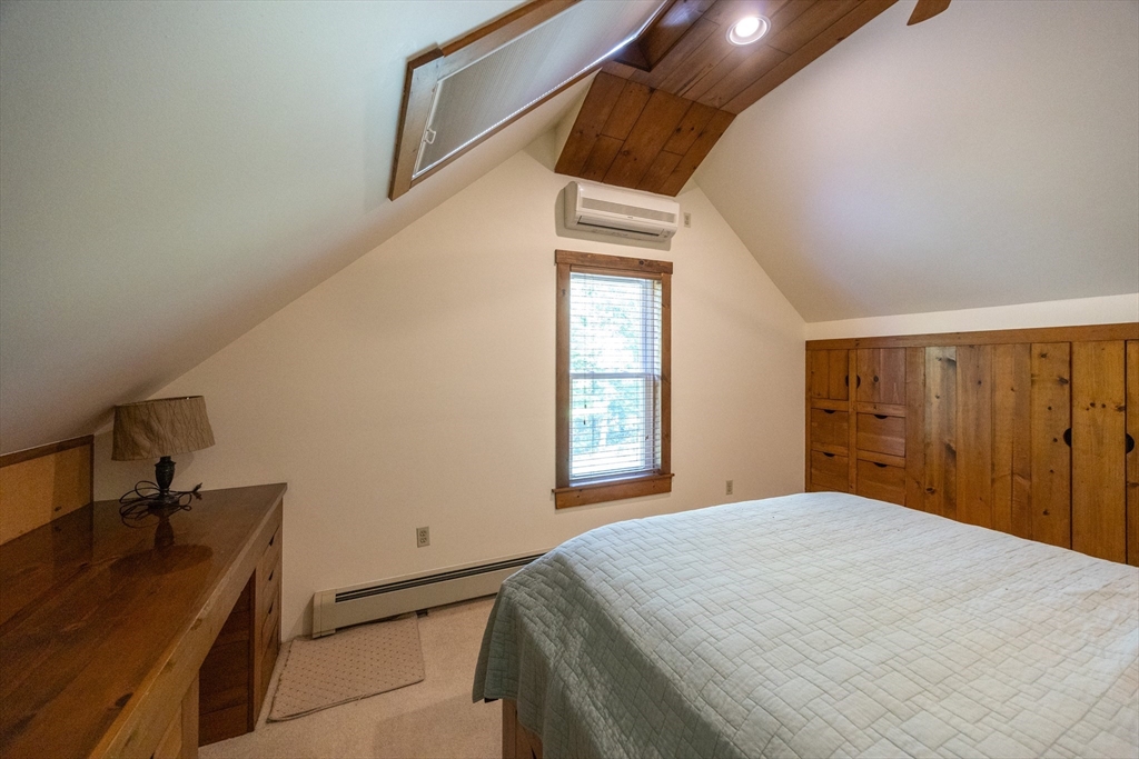 Foxboro, Massachusetts 02035, United States, 4 Bedrooms Bedrooms, ,3 BathroomsBathrooms,Residential,Active,203747