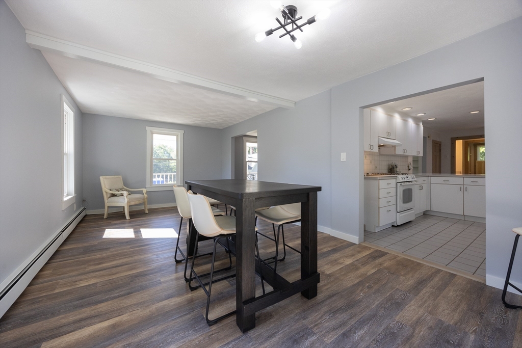 Foxboro, Massachusetts 02035, United States, 4 Bedrooms Bedrooms, ,3 BathroomsBathrooms,Residential,Active,203747