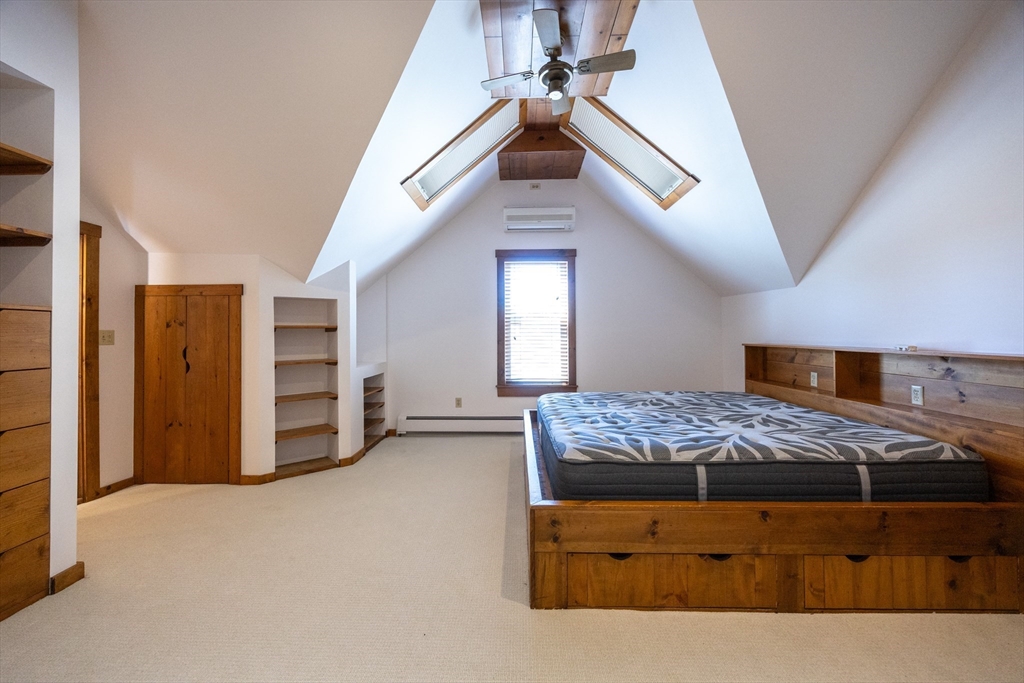 Foxboro, Massachusetts 02035, United States, 4 Bedrooms Bedrooms, ,3 BathroomsBathrooms,Residential,Active,203747