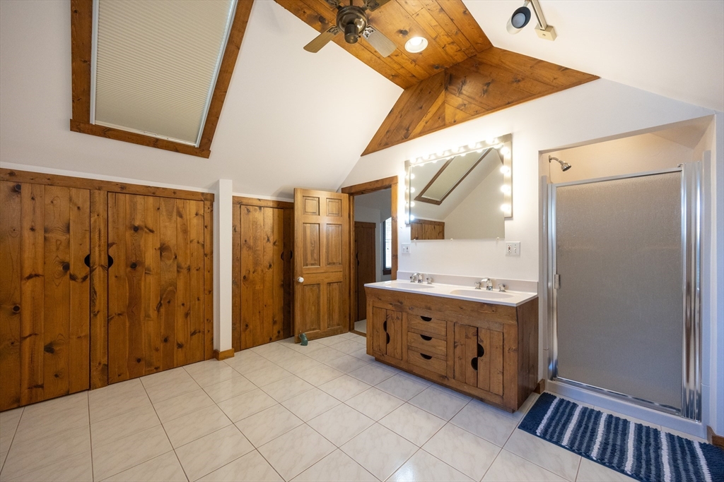 Foxboro, Massachusetts 02035, United States, 4 Bedrooms Bedrooms, ,3 BathroomsBathrooms,Residential,Active,203747