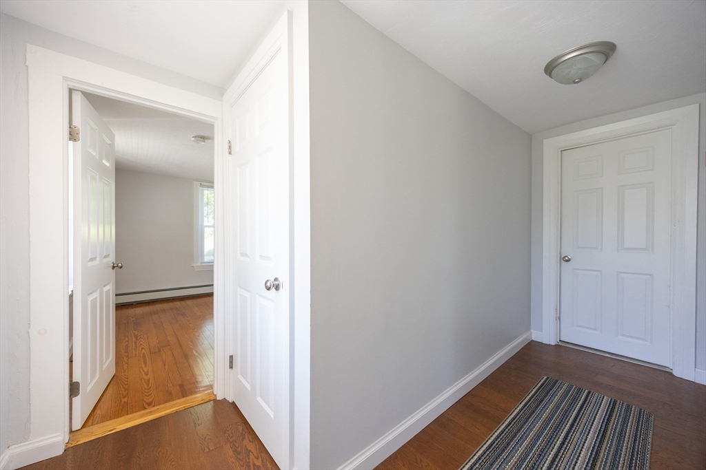 Foxboro, Massachusetts 02035, United States, 4 Bedrooms Bedrooms, ,3 BathroomsBathrooms,Residential,Active,203747