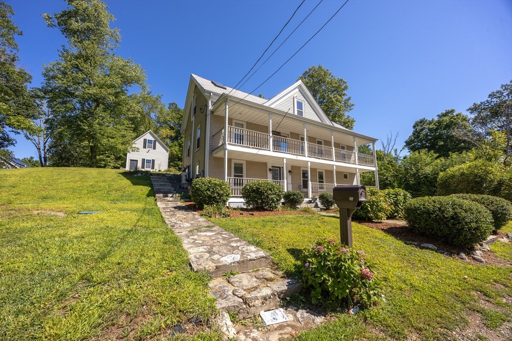 Foxboro, Massachusetts 02035, United States, 4 Bedrooms Bedrooms, ,3 BathroomsBathrooms,Residential,Active,203747 Foxboro, Massachusetts 02035, United States, 4 Bedrooms Bedrooms, ,3 BathroomsBathrooms,Residential,Active,203747