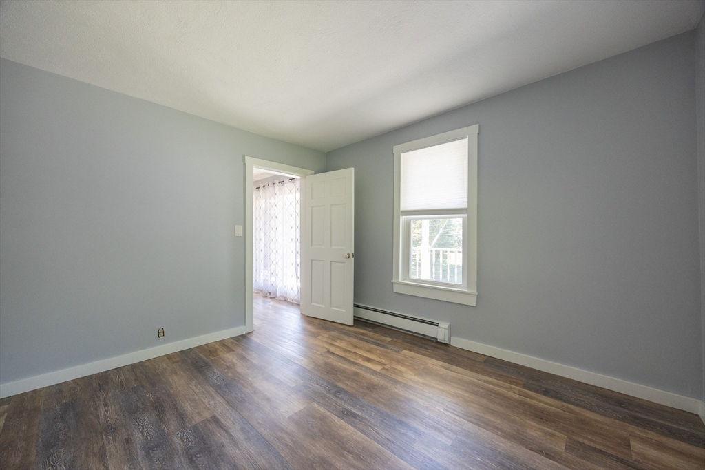 Foxboro, Massachusetts 02035, United States, 4 Bedrooms Bedrooms, ,3 BathroomsBathrooms,Residential,Active,203747