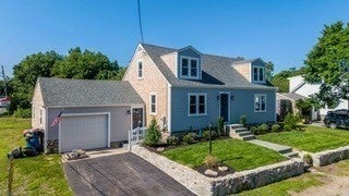 13 Hammond Street, Mattapoisett, MA Photo #2