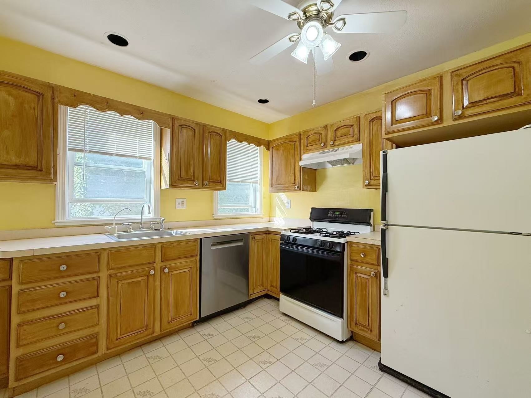 44 Jeanette Ave #1, Belmont, MA, 44 Jeanette Ave #1, Belmont, MA Photo #2
