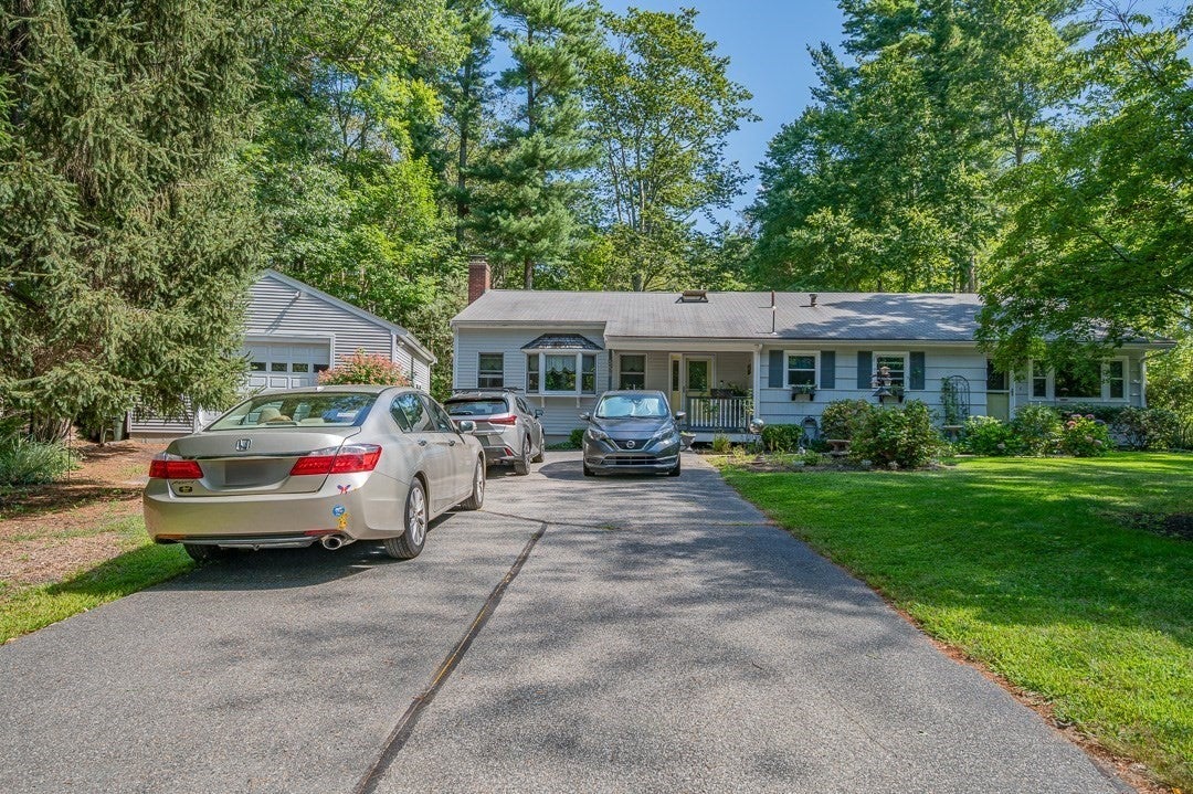 558 Spring St, Hanson, MA, 558 Spring St, Hanson, MA Photo #2