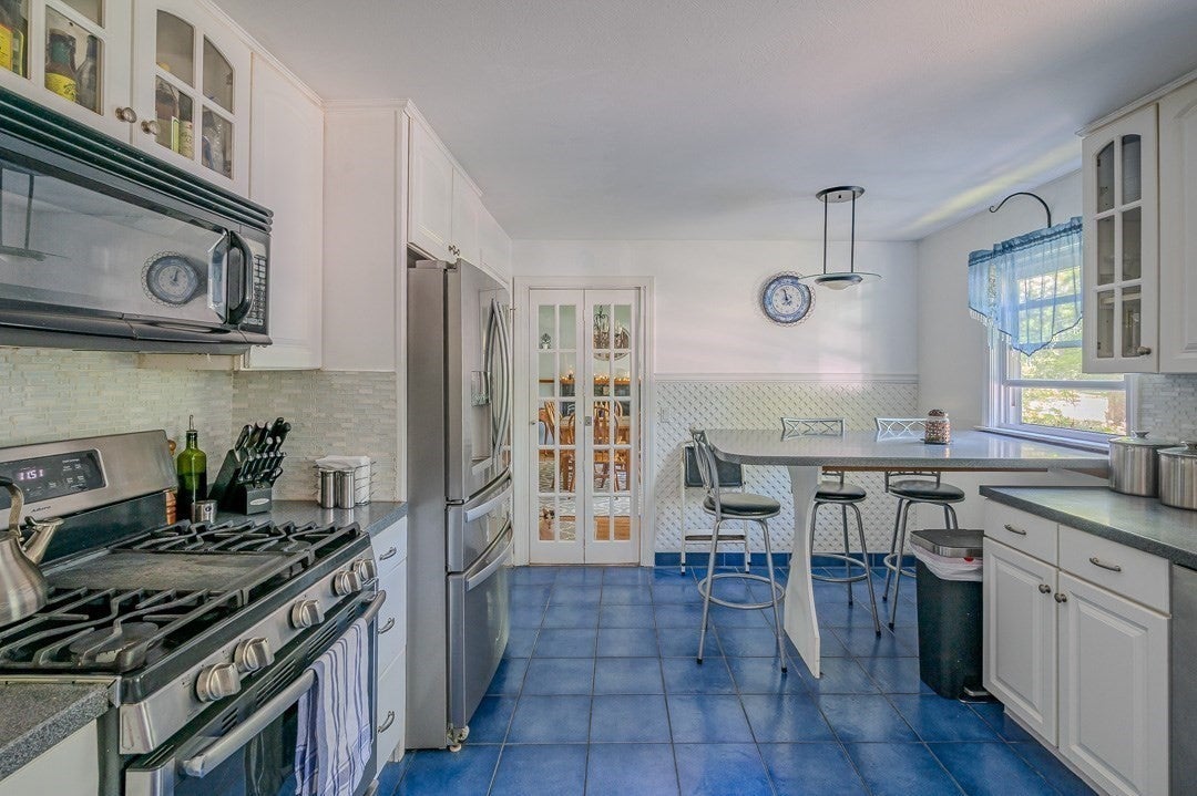 558 Spring St, Hanson, MA, 558 Spring St, Hanson, MA Photo #11