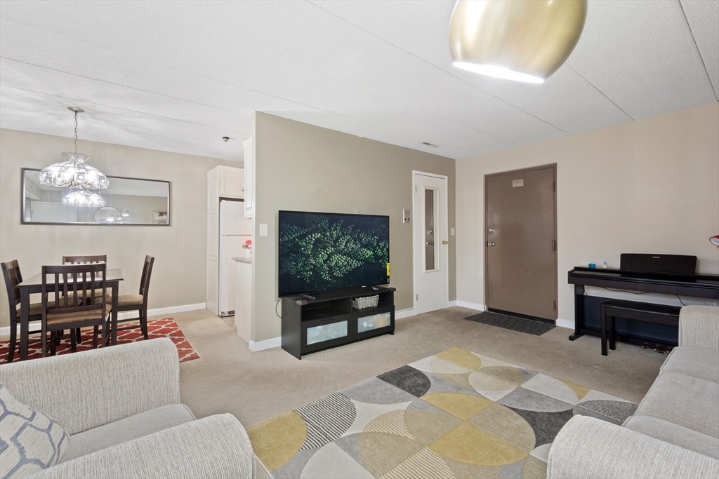 10 Foster St 203
