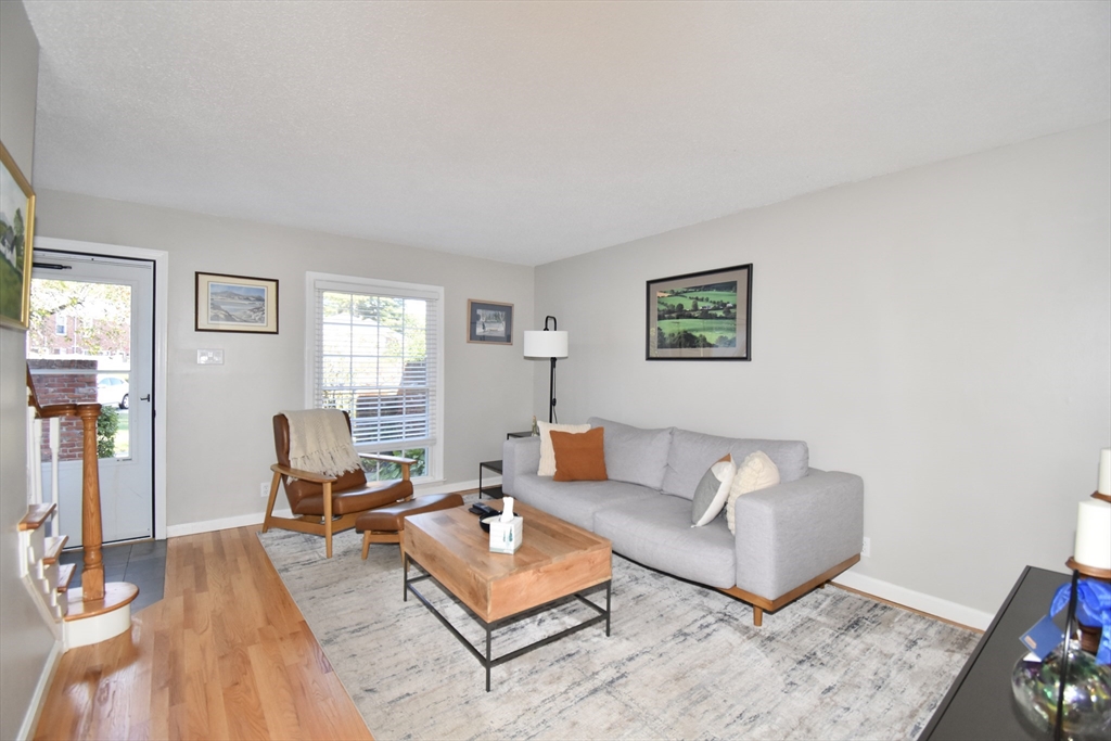 Springfield, Massachusetts 01106, United States, 2 Bedrooms Bedrooms, ,2 BathroomsBathrooms,Residential,Active,227669