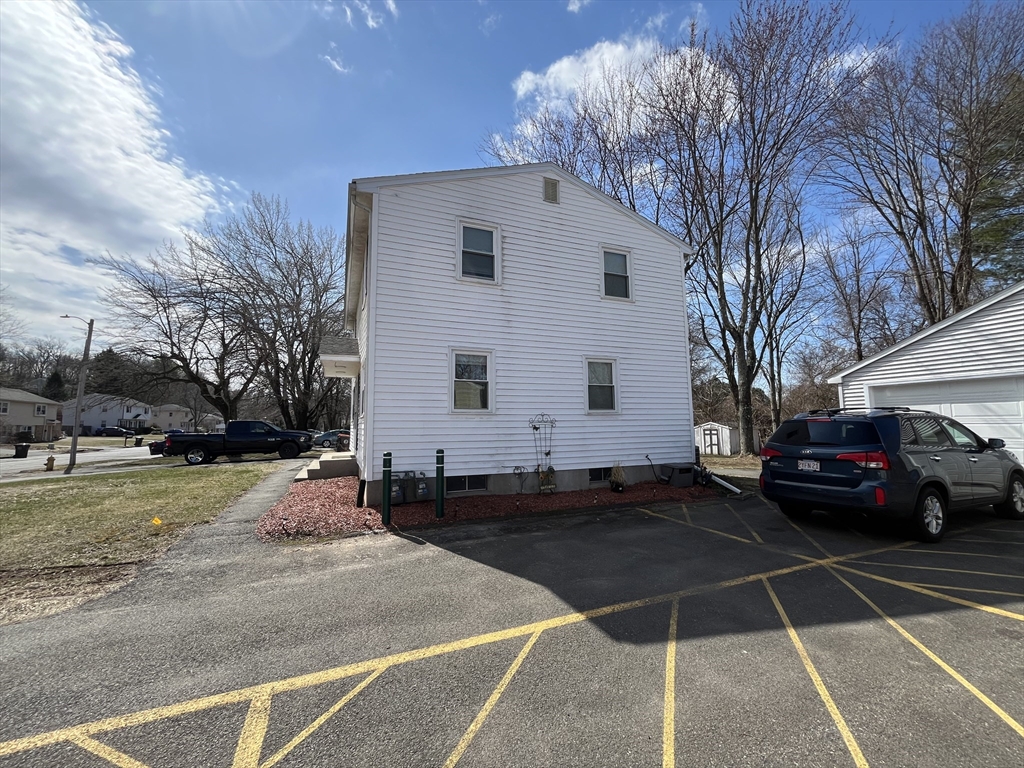 36-38 Hope Farms Dr