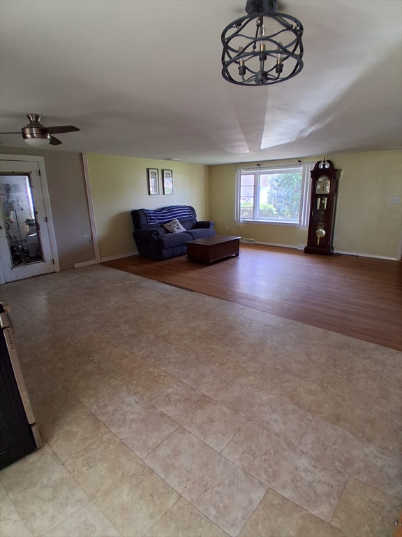 112 Rounseville Ave
