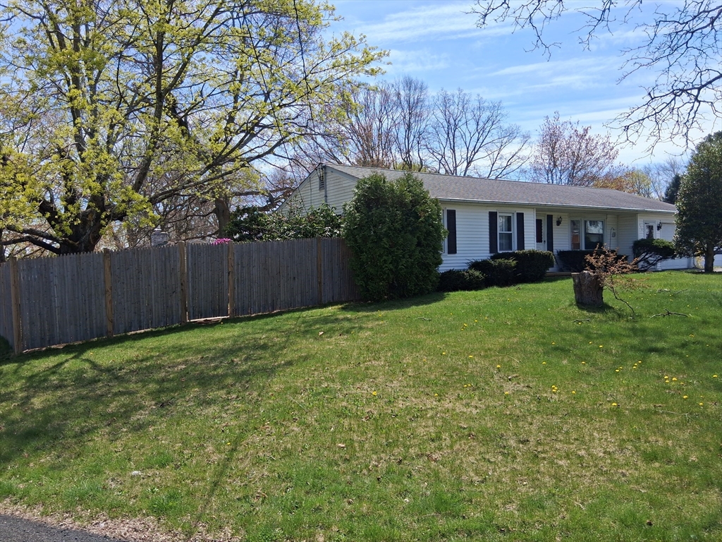 112 Rounseville Ave