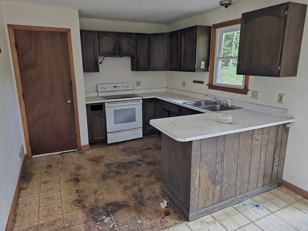 288 Leverett Rd