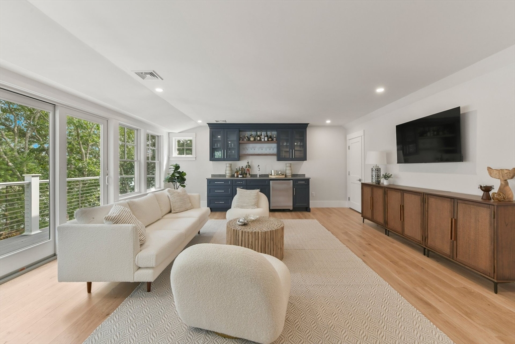 Mashpee, Massachusetts 02649, United States, 4 Bedrooms Bedrooms, ,4 BathroomsBathrooms,Residential,Active,189276