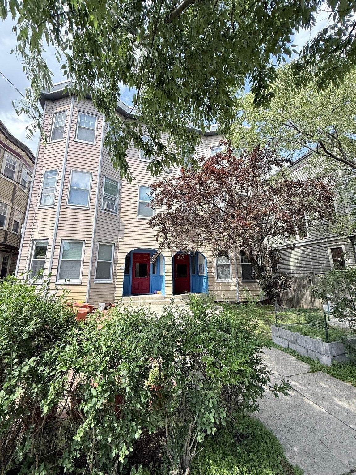 83 Francis St