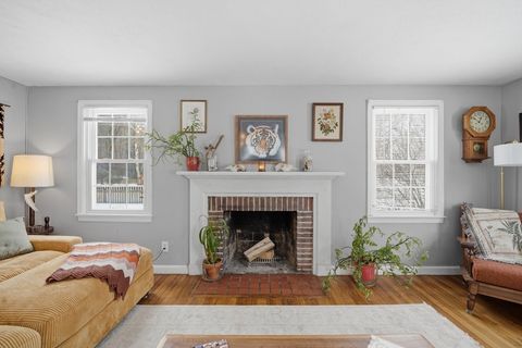 357 Maple Rd Longmeadow MA 01106