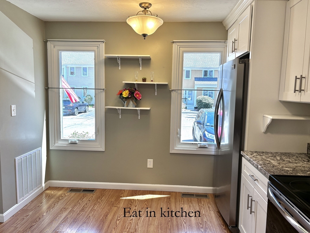 34 Mattakeesett St 19