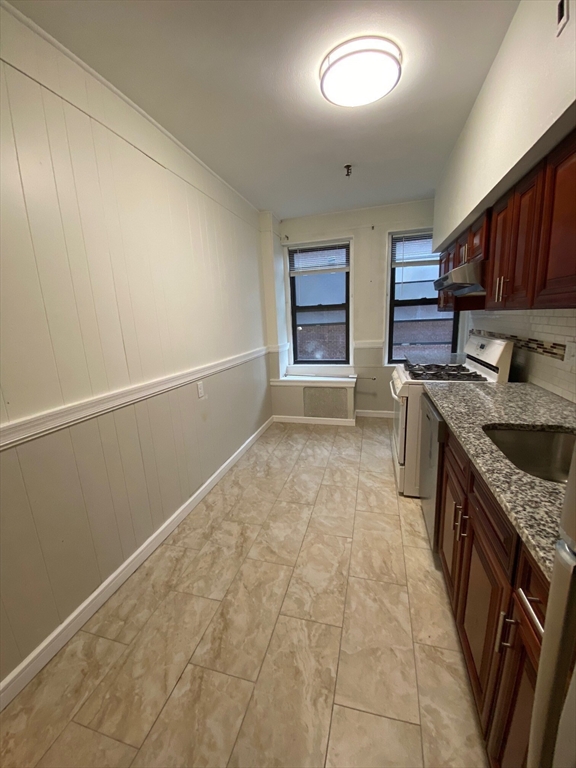 2003 Commonwealth Avenue 8