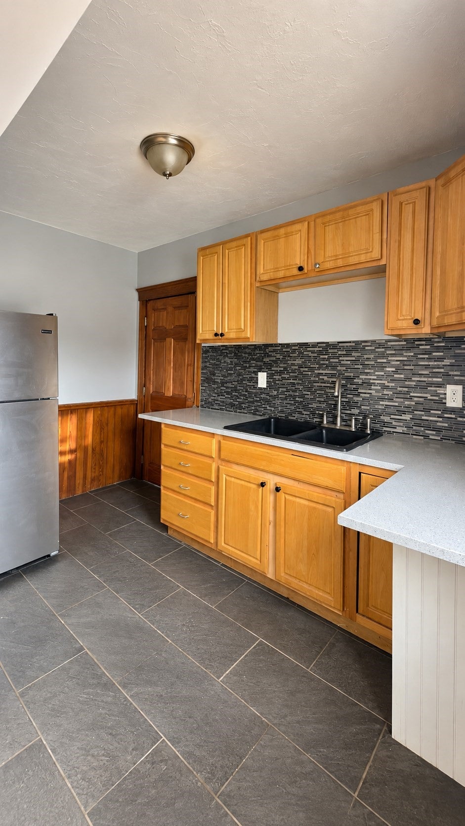 Click for 164 West St #3, Gardner, MA slideshow