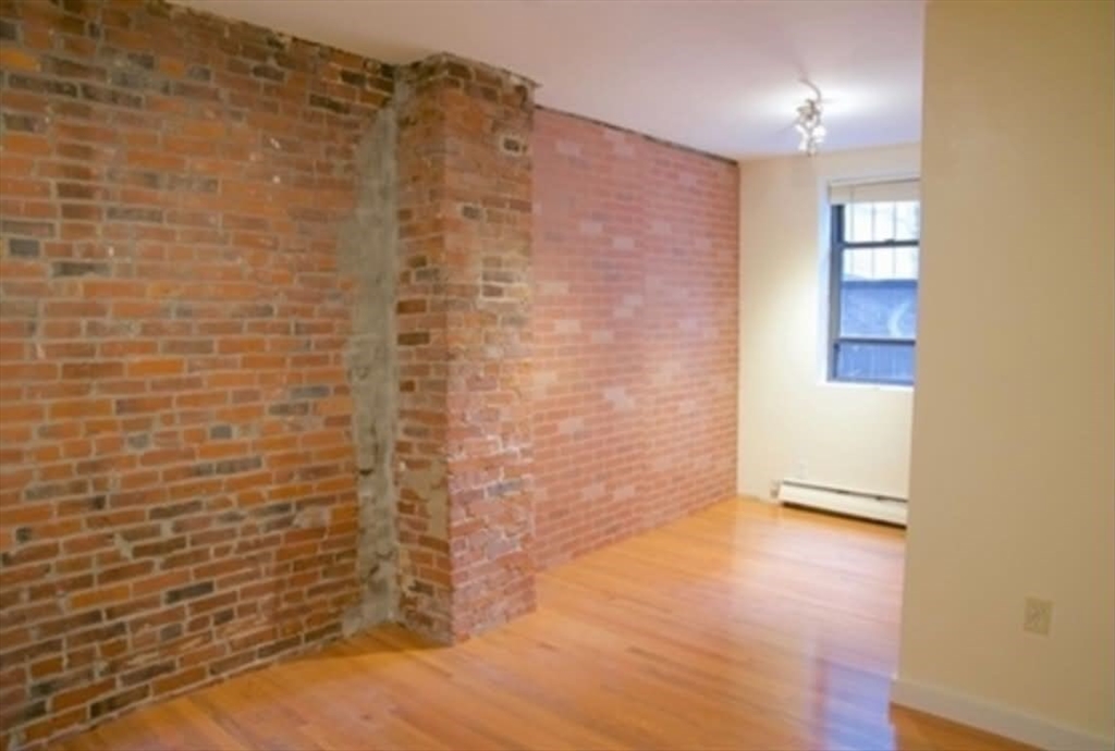 Click for 601 Tremont Street #1, Boston, MA slideshow