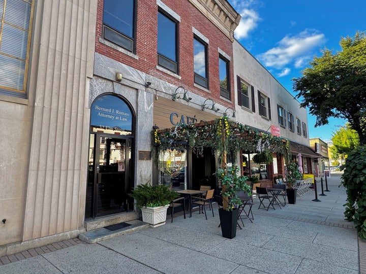Photo 1 of 24 — 32 Elm 3, Westfield, MA 01085