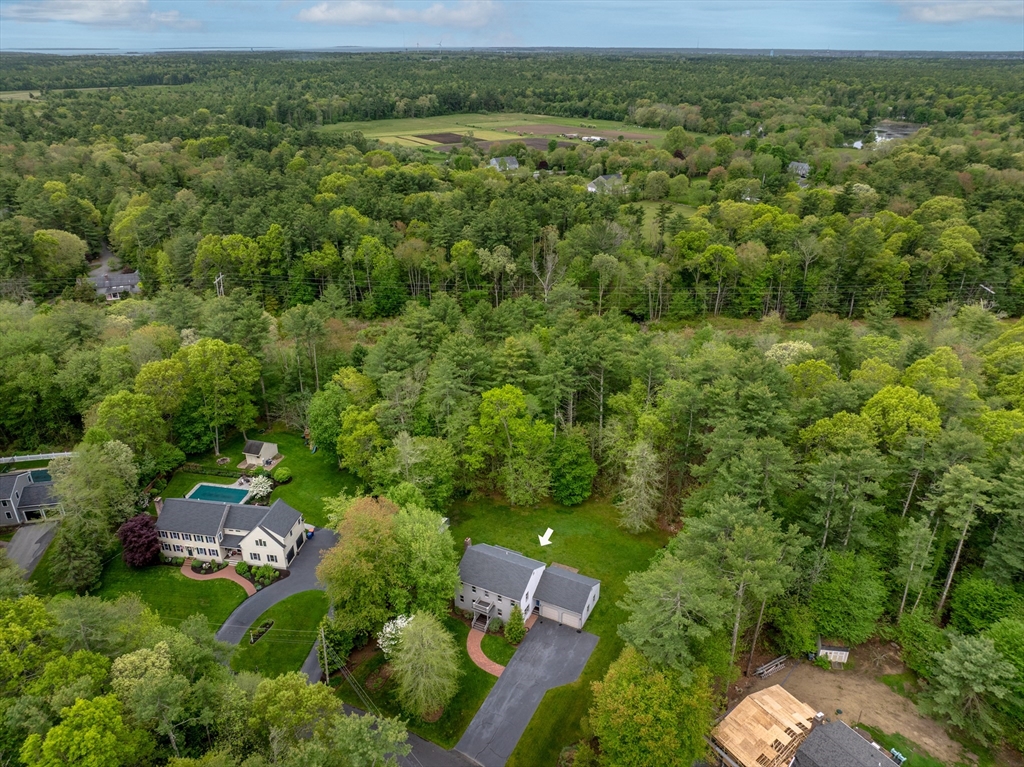 8 Riverbend Ln