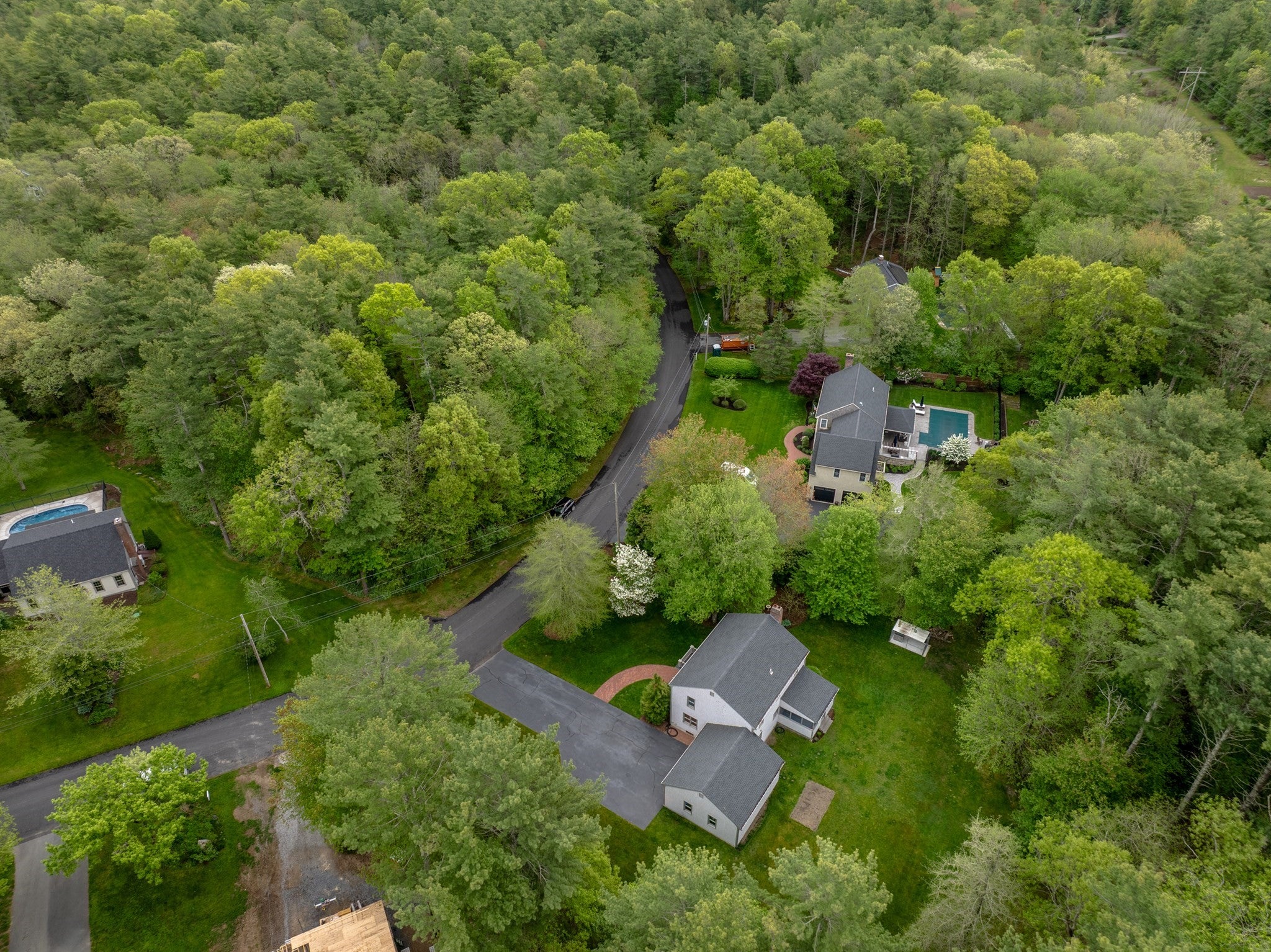 8 Riverbend Ln