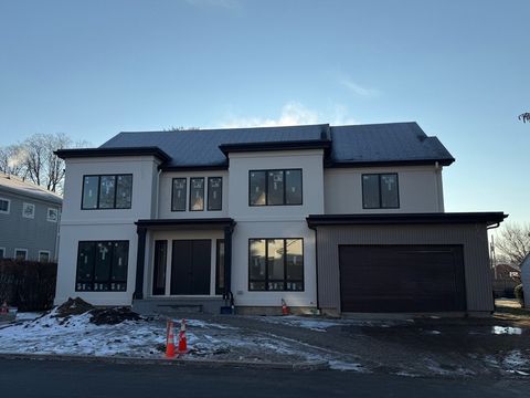 17 Caldon Path Newton MA 02459