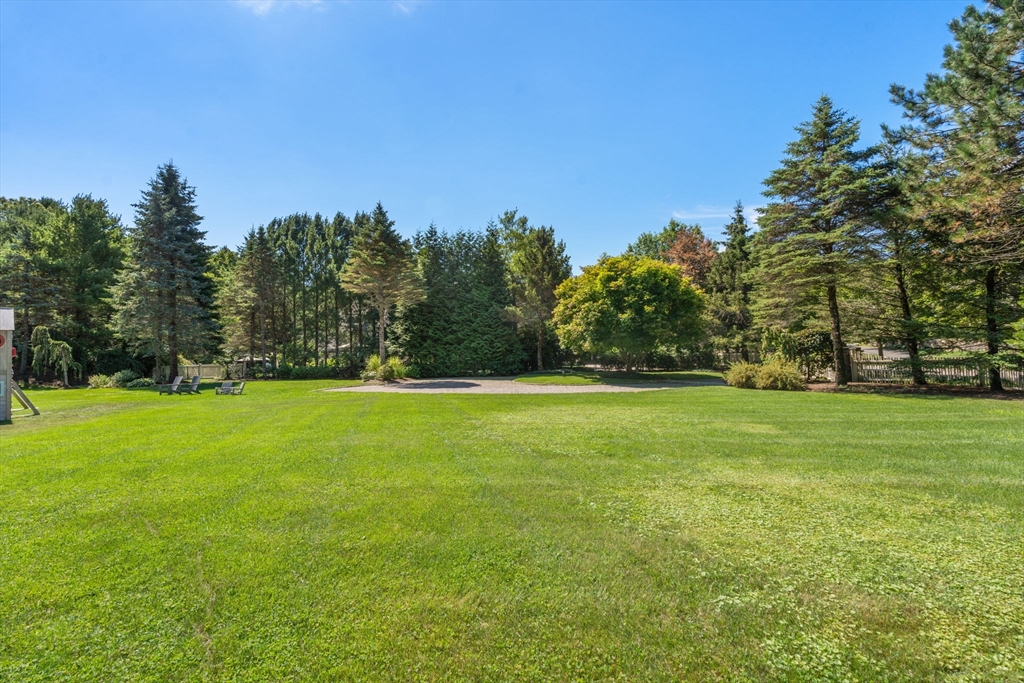 11 Stonegate Dr