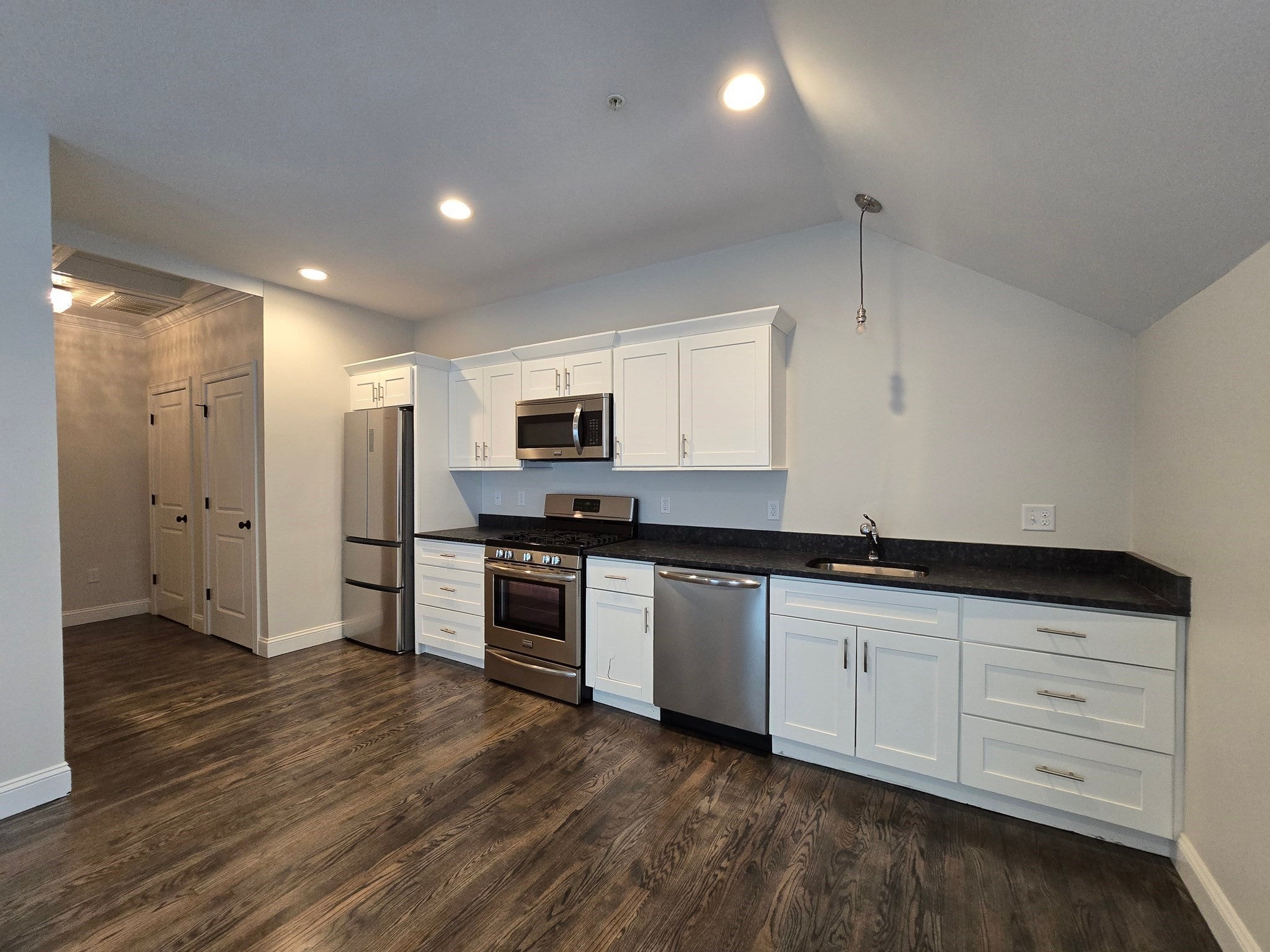 285 Saint George Street 203