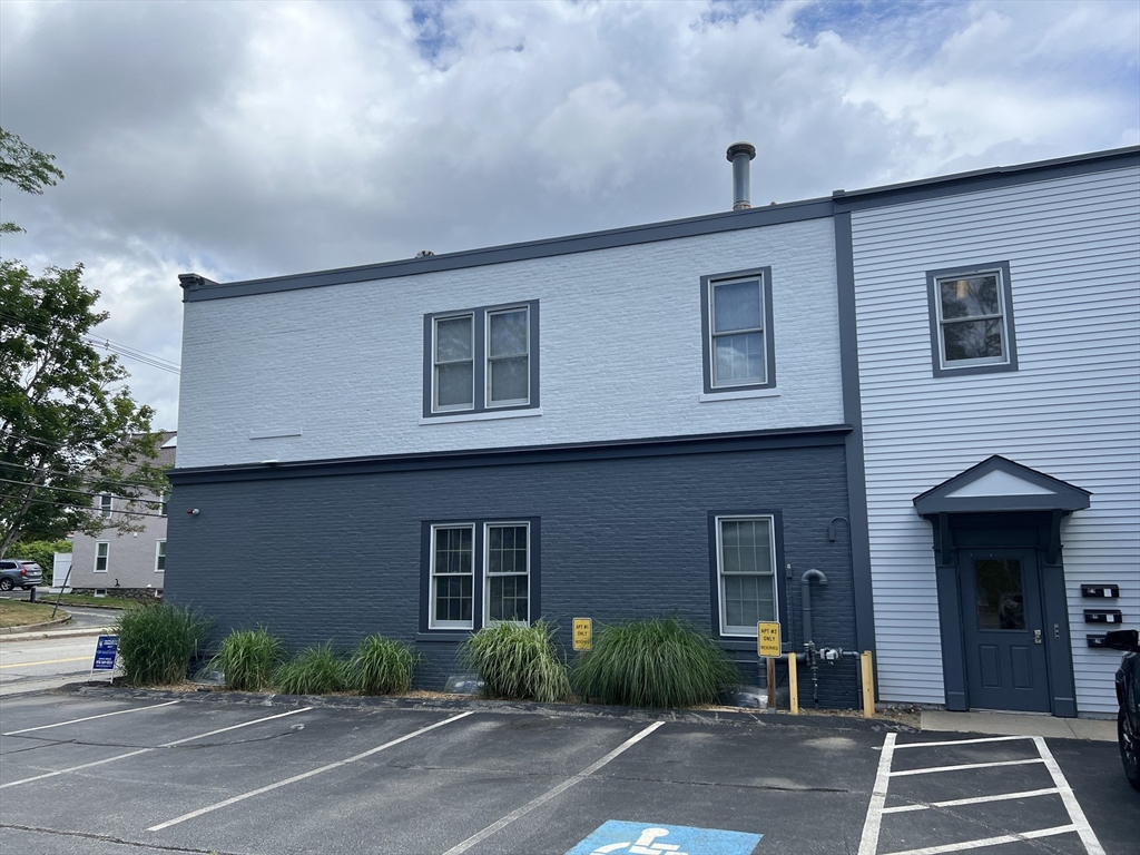 1269 Main St 2