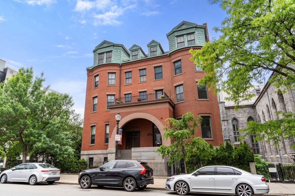 55 W Broadway 8