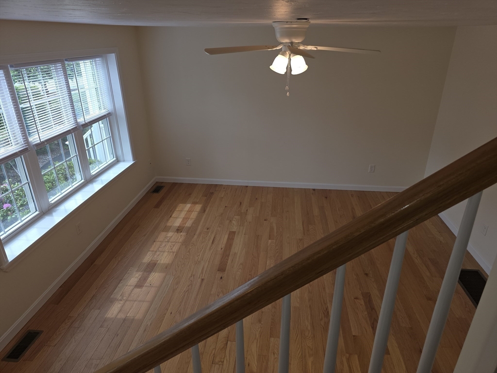 956 Warren Ave 5