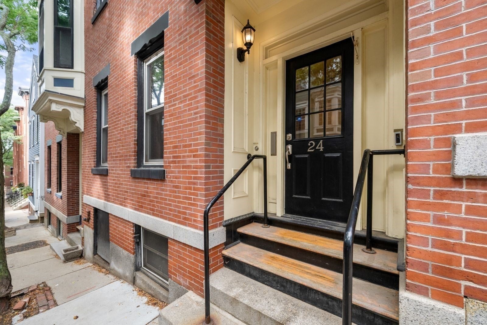 Photo of 24 Auburn Street, Boston, MA