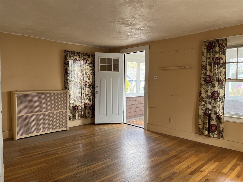 98 Seminole Ave
