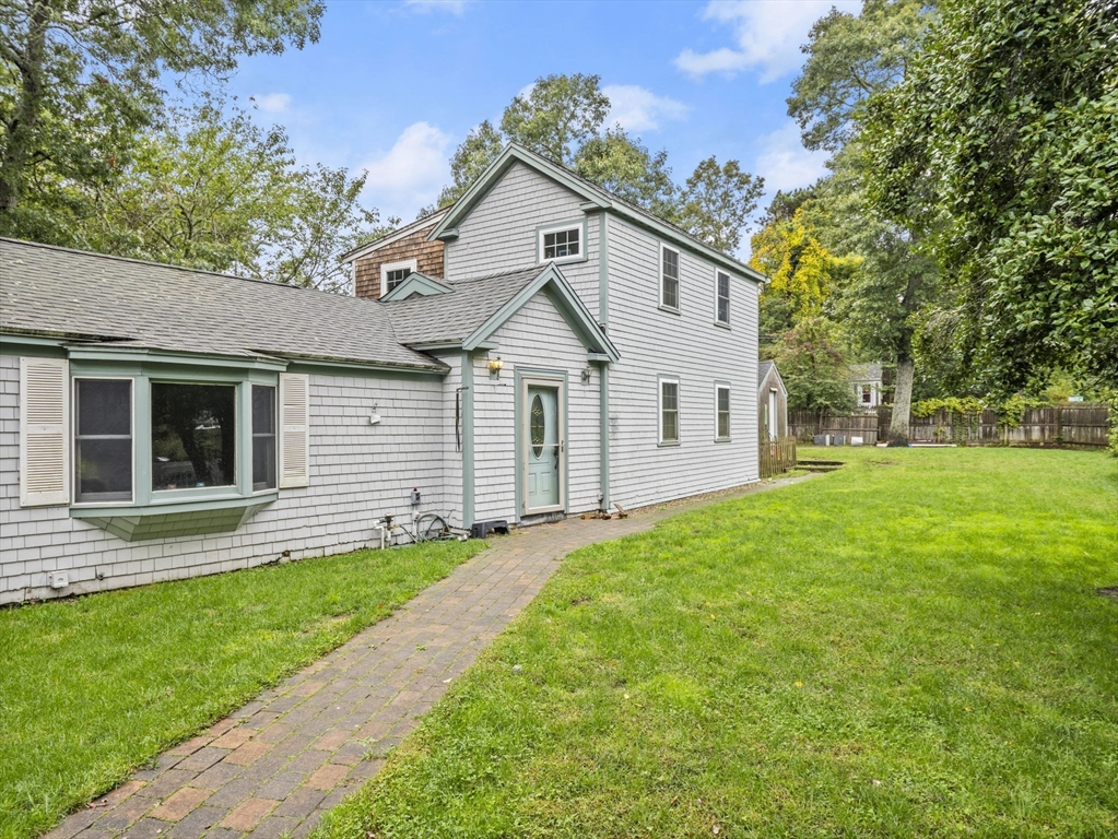 33 Lake Rd